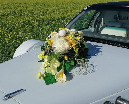 Brautauto Blumenschmuck 12: gelb